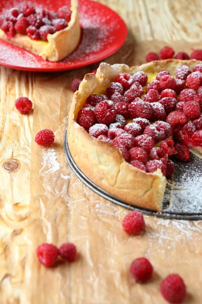 Summer  round raspberry pie — Stockfoto